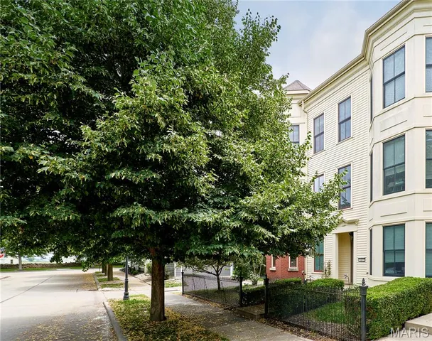 $349,900 | 3432 Civic Green Drive, St. Charles, MO 63301