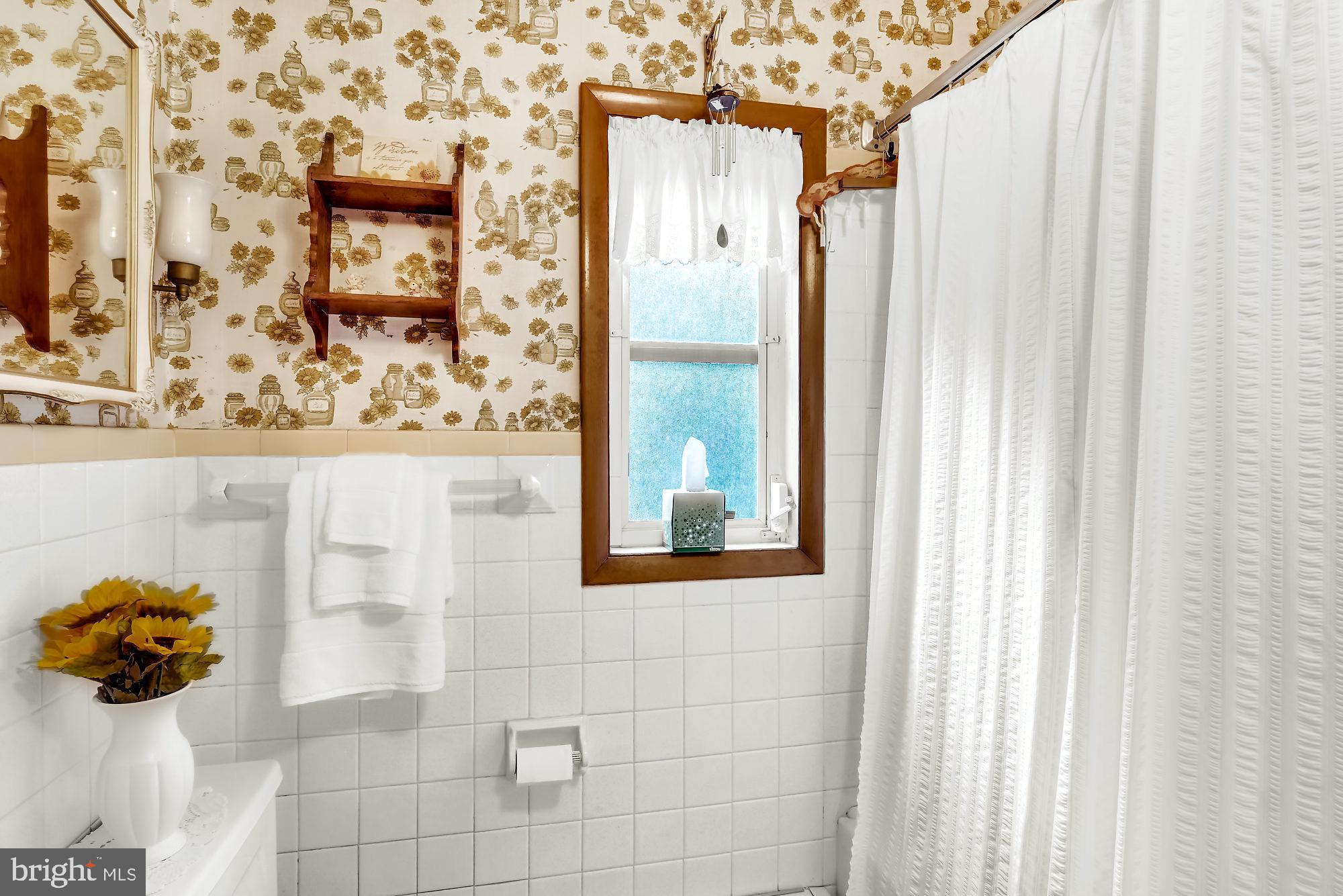 609 North Cedar Road Jenkintown, PA 19046 - Photo 16 of 30 Hall Bath