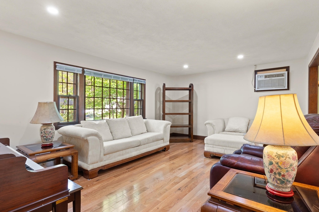 7 Lowry Road Framingham, MA 01701 - Photo 3 of 22