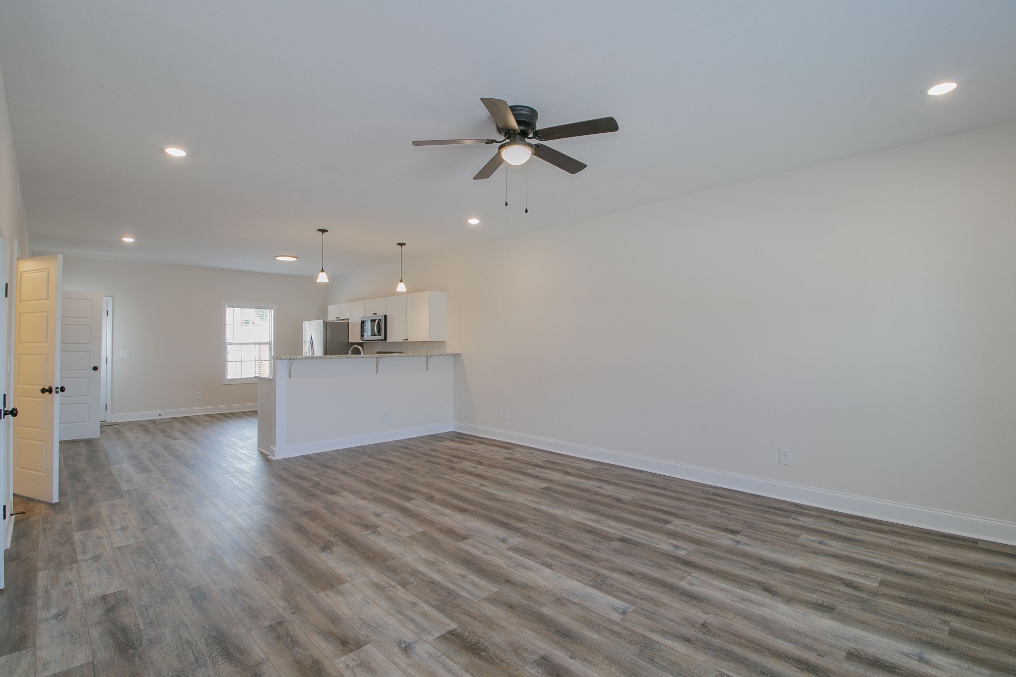 550 Peachers Mill Road, Unit C4 Clarksville, TN 37042 - Photo 3 of 32