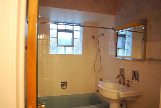 7436 Keystone Avenue Skokie, IL 60076 - Photo 12 of 16