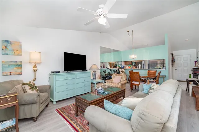 $2,950 | 2005 Pine Isle Lane, Naples, FL 34112