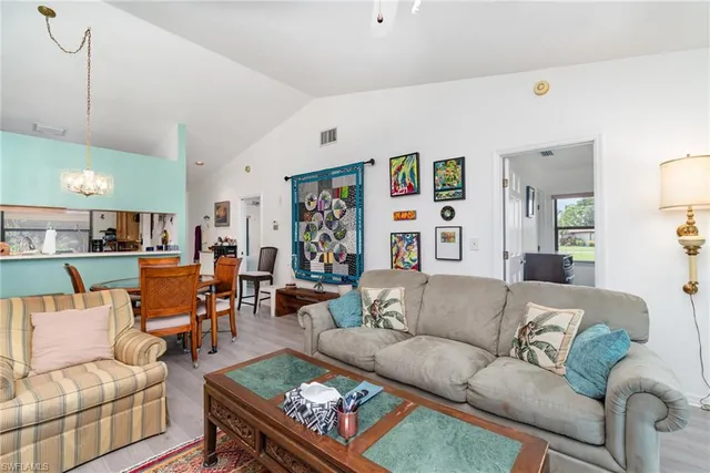 $2,950 | 2005 Pine Isle Lane, Naples, FL 34112