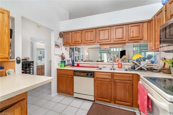 $2,950 | 2005 Pine Isle Lane, Naples, FL 34112