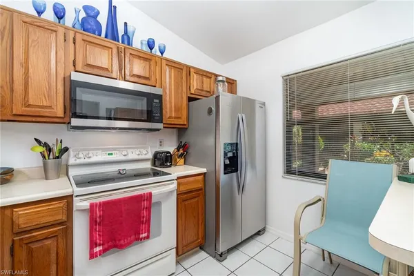 $2,950 | 2005 Pine Isle Lane, Naples, FL 34112