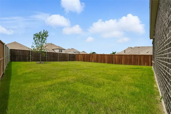 $399,890 | 530 Red Barn Drive, Van Alstyne, TX 75495