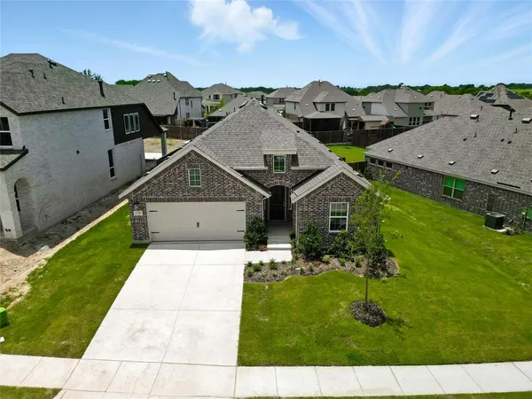 $399,890 | 530 Red Barn Drive, Van Alstyne, TX 75495