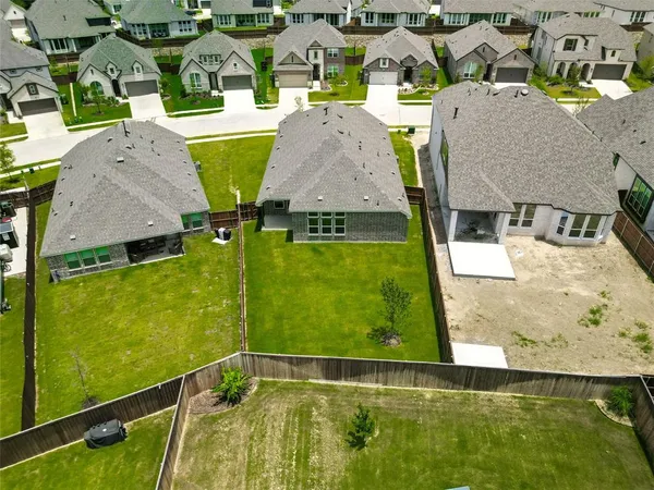 $399,890 | 530 Red Barn Drive, Van Alstyne, TX 75495