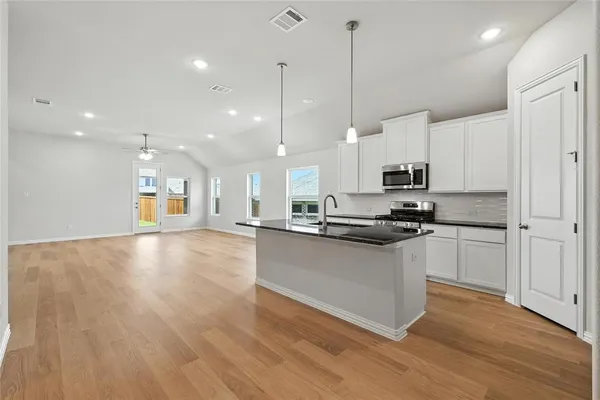 $399,890 | 530 Red Barn Drive, Van Alstyne, TX 75495