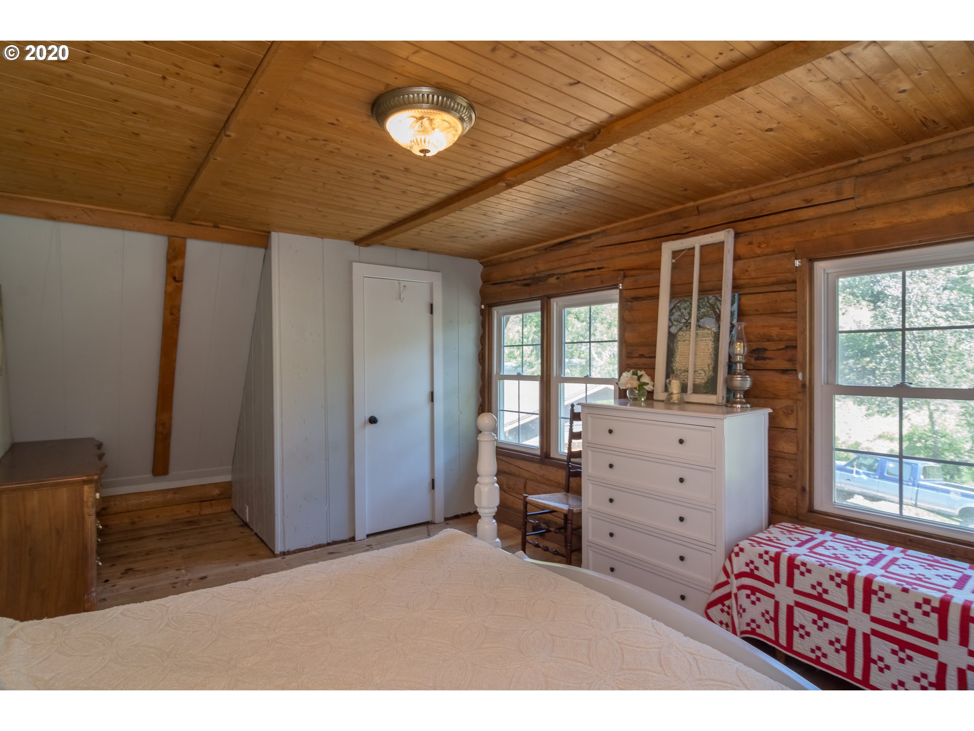 764 Upper Cleveland Rapids Road Roseburg, OR 97471 - Photo 15 of 31 Bedroom, Primary