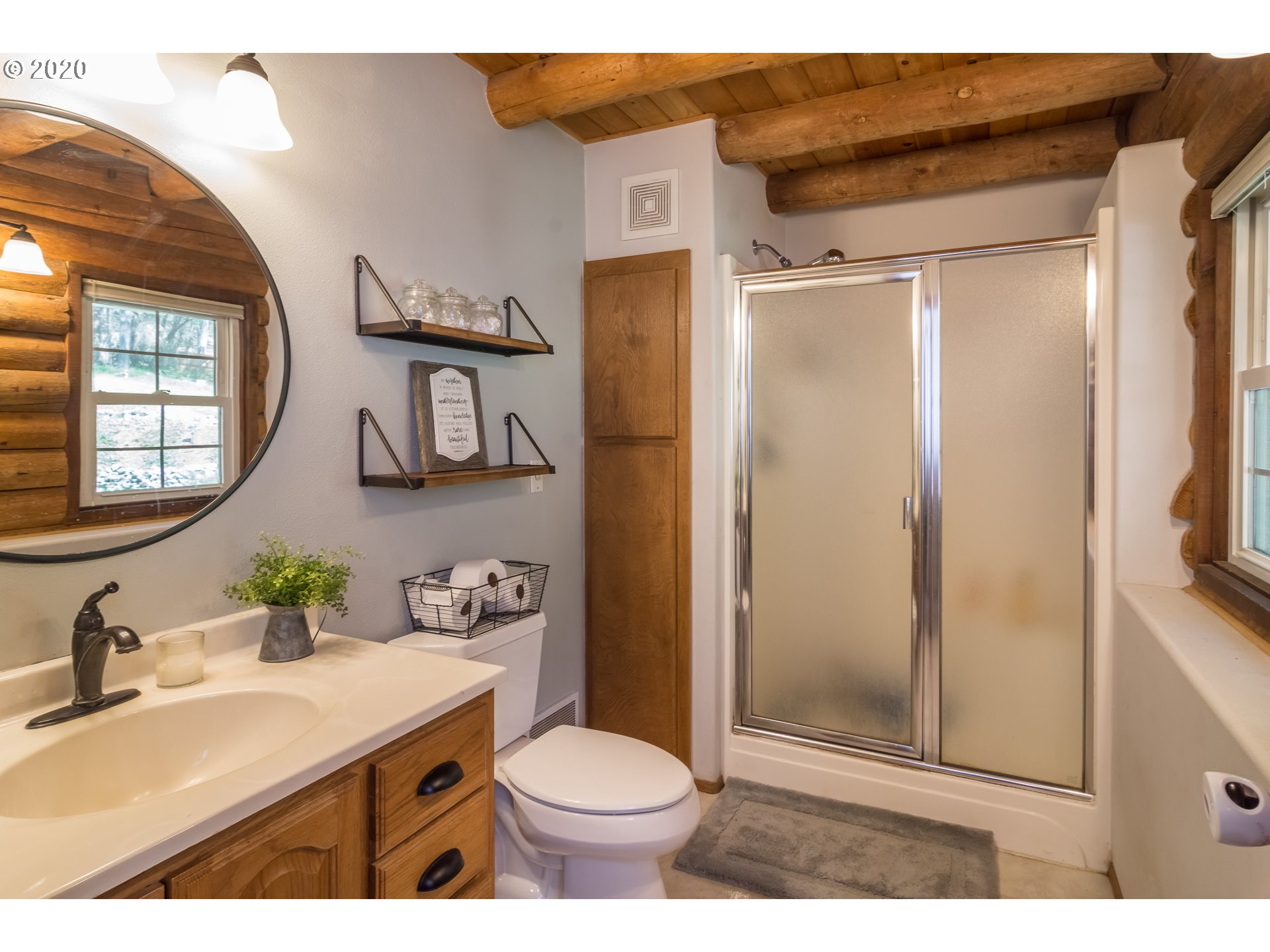 764 Upper Cleveland Rapids Road Roseburg, OR 97471 - Photo 16 of 31 Bathroom