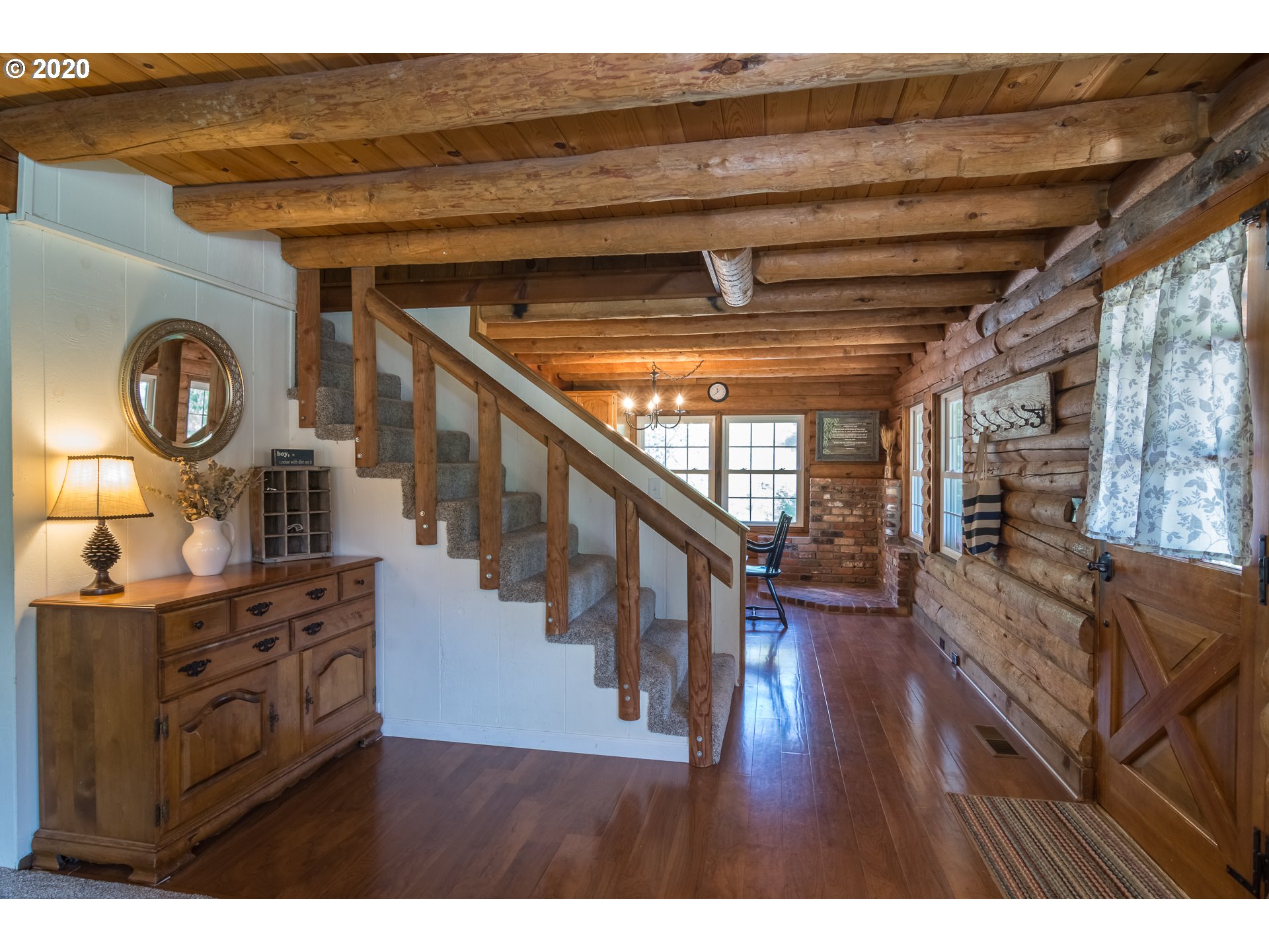 764 Upper Cleveland Rapids Road Roseburg, OR 97471 - Photo 3 of 31 Entrance/Foyer