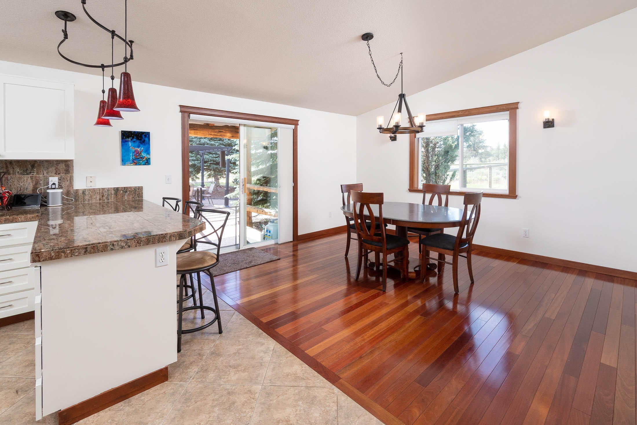 17430 Plainview Road Bend, OR 97703 - Photo 6 of 37 E054BDB4-D1B7-43EB-8270-B7D72E64D816