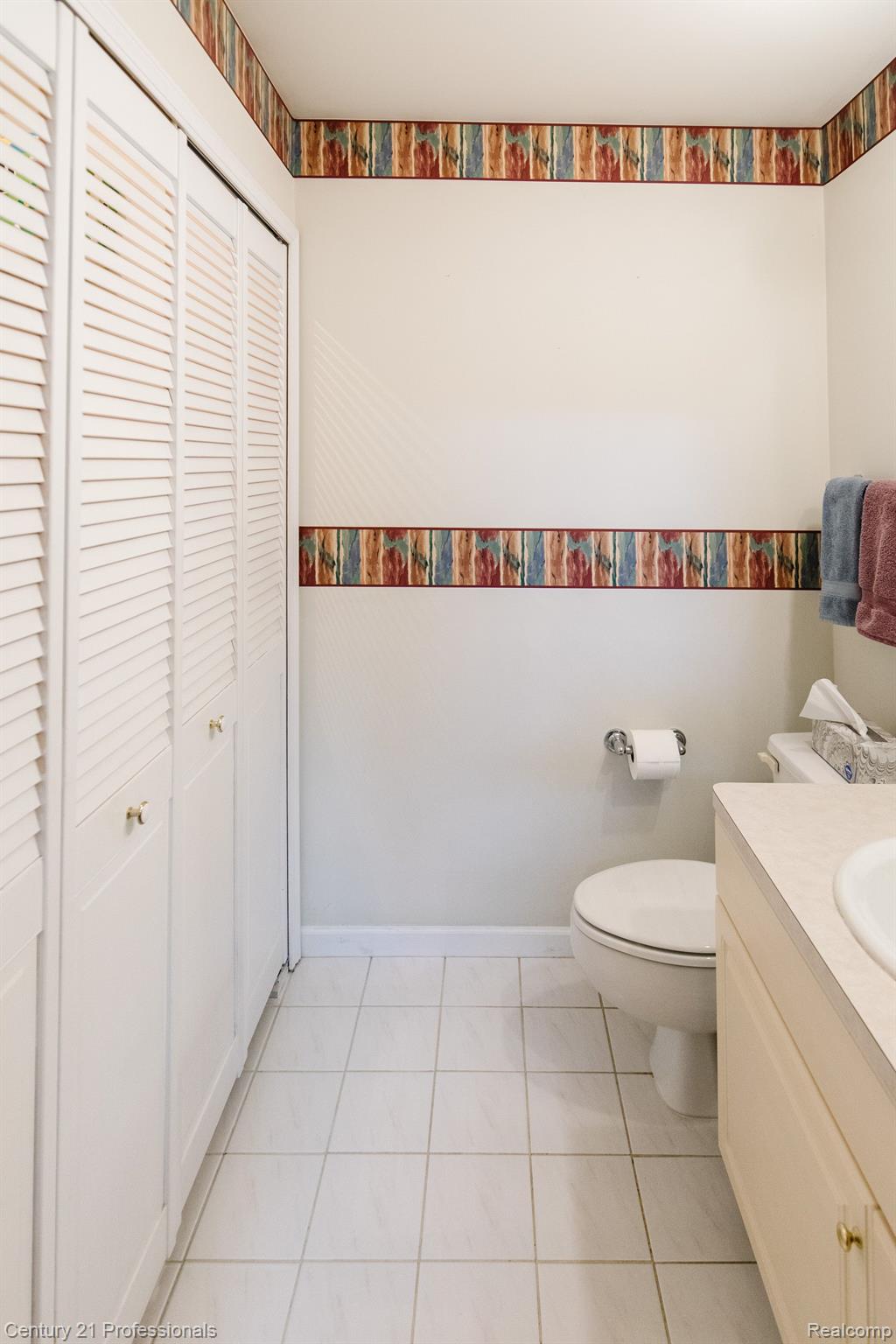 173 Cloverport Avenue Rochester, MI 48307 - Photo 12 of 34 Half bath - lower level. Laundry in closet