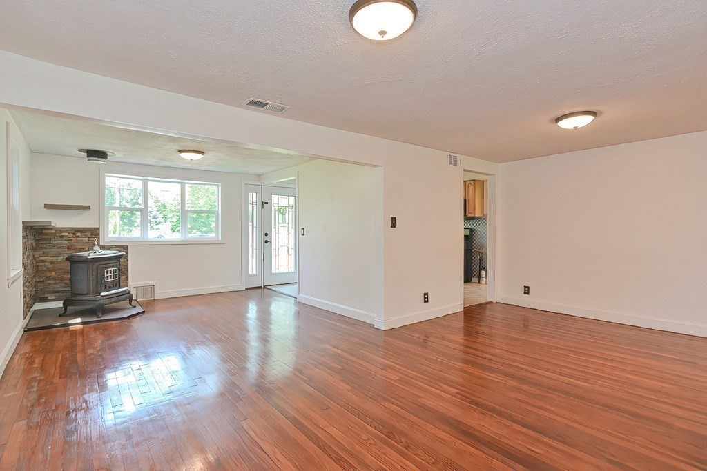 207 Boston Post Road Wayland, MA 01778 - Photo 32 of 38