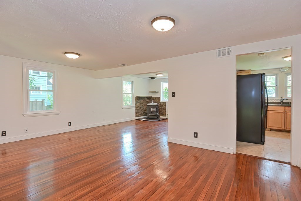 207 Boston Post Road Wayland, MA 01778 - Photo 33 of 38