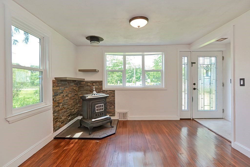 207 Boston Post Road Wayland, MA 01778 - Photo 4 of 38