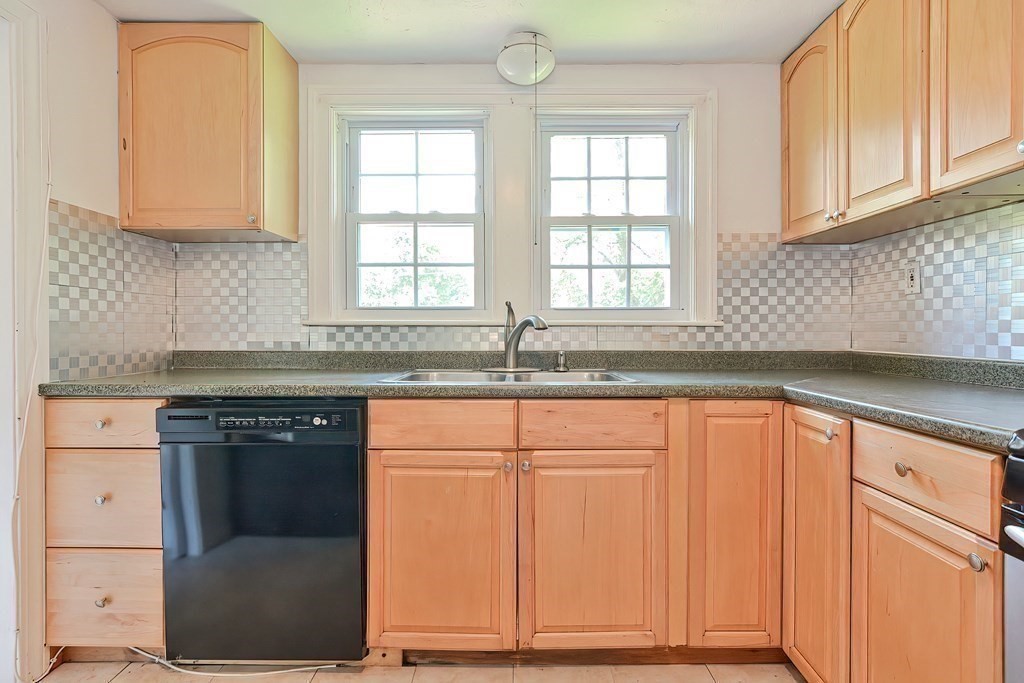 207 Boston Post Road Wayland, MA 01778 - Photo 8 of 38