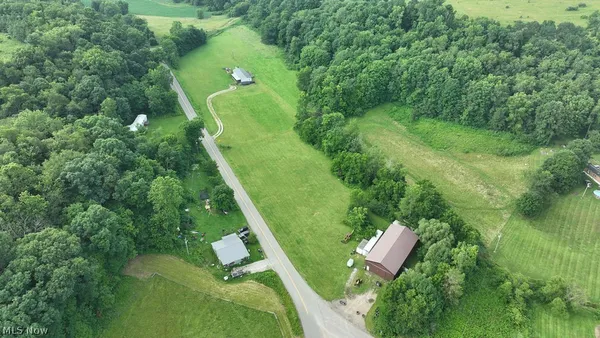 $319,900 | 9805 Crooked Creek Road Southeast, Uhrichsville, OH 44683
