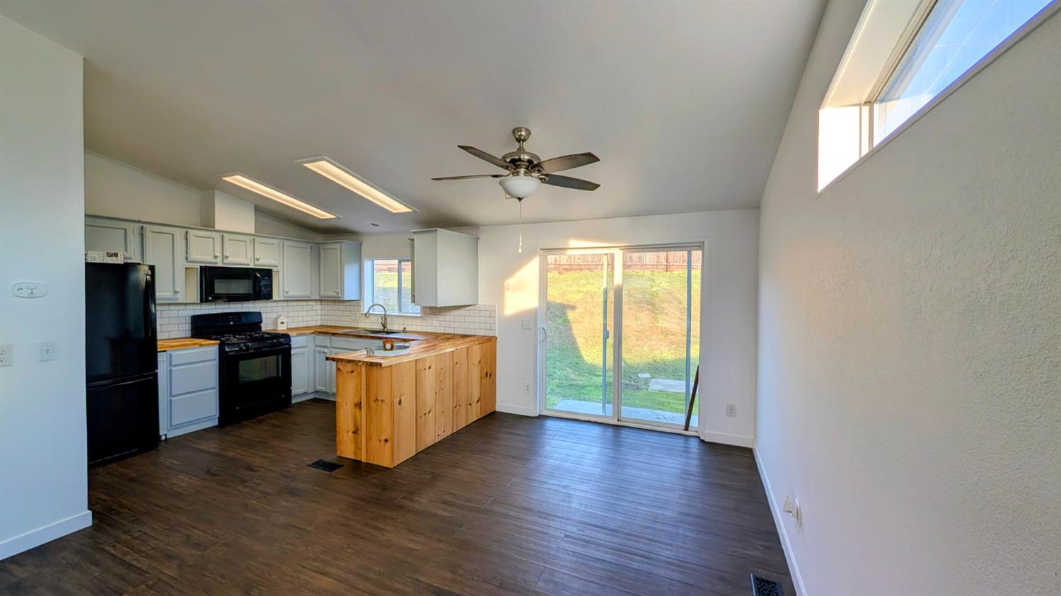 343 Deer Field Circle, Unit 18 Copperopolis, CA 95228 - Photo 3 of 26