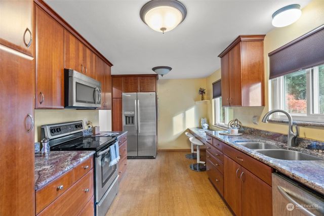 $662,500 | 10028 3rd Avenue Southwest, Seattle, WA 98146