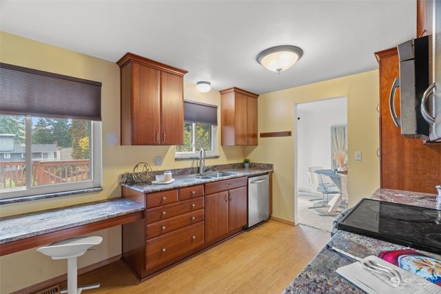 $662,500 | 10028 3rd Avenue Southwest, Seattle, WA 98146