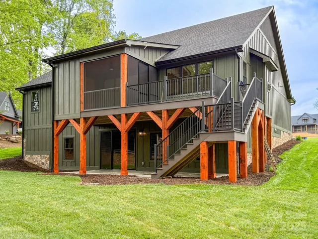 $950,000 | 47 Skylar Lane, Mills River, NC 28759