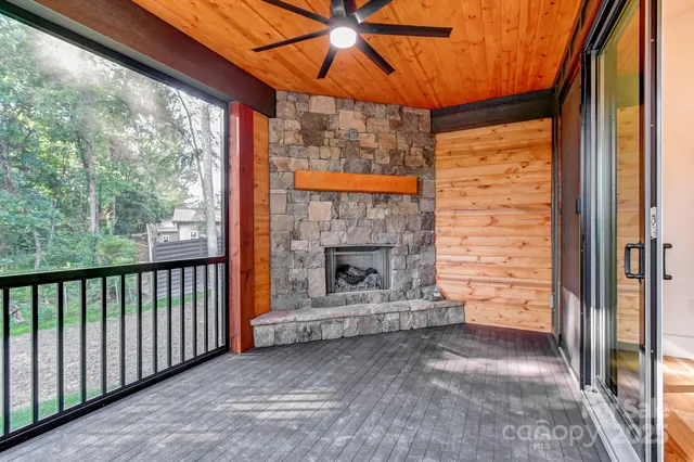 $950,000 | 47 Skylar Lane, Mills River, NC 28759