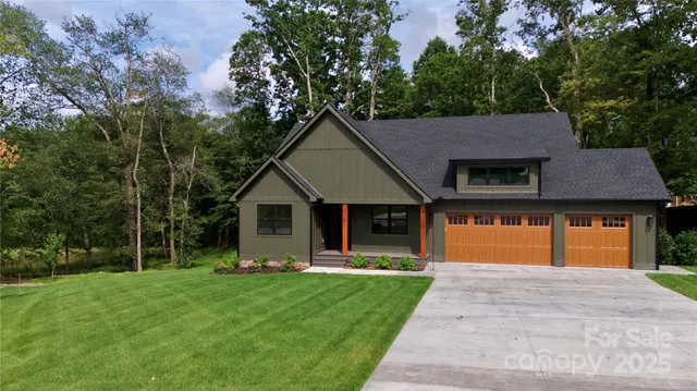 $950,000 | 47 Skylar Lane, Mills River, NC 28759