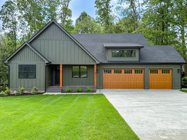 $950,000 | 47 Skylar Lane, Mills River, NC 28759
