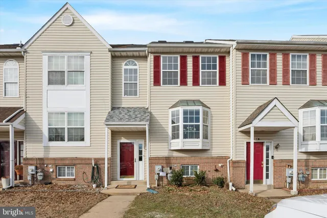 $325,000 | 110 Hawk Drive, Newark, DE 19702