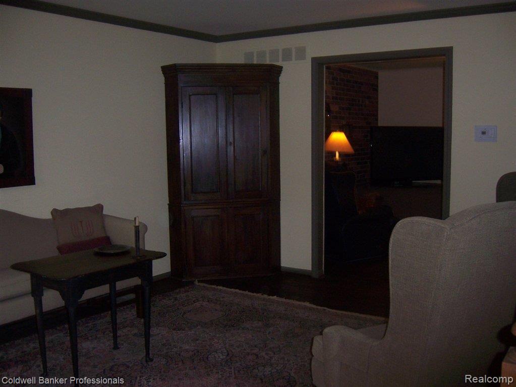 19400 Beverly Road Franklin, MI 48025 - Photo 3 of 17 102_7453.JPG