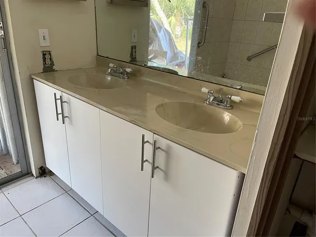 $1,150,000 | 5453 Avenida Del Mare, Sarasota, FL 34242