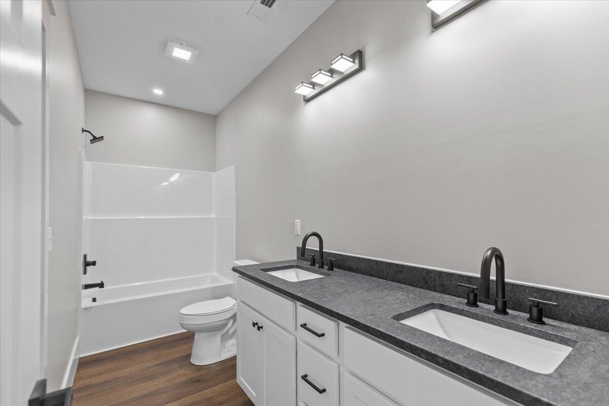 1412 Ashlin Ridge Drive Northeast Cleveland, TN 37312 - Photo 20 of 36 20-146A9634