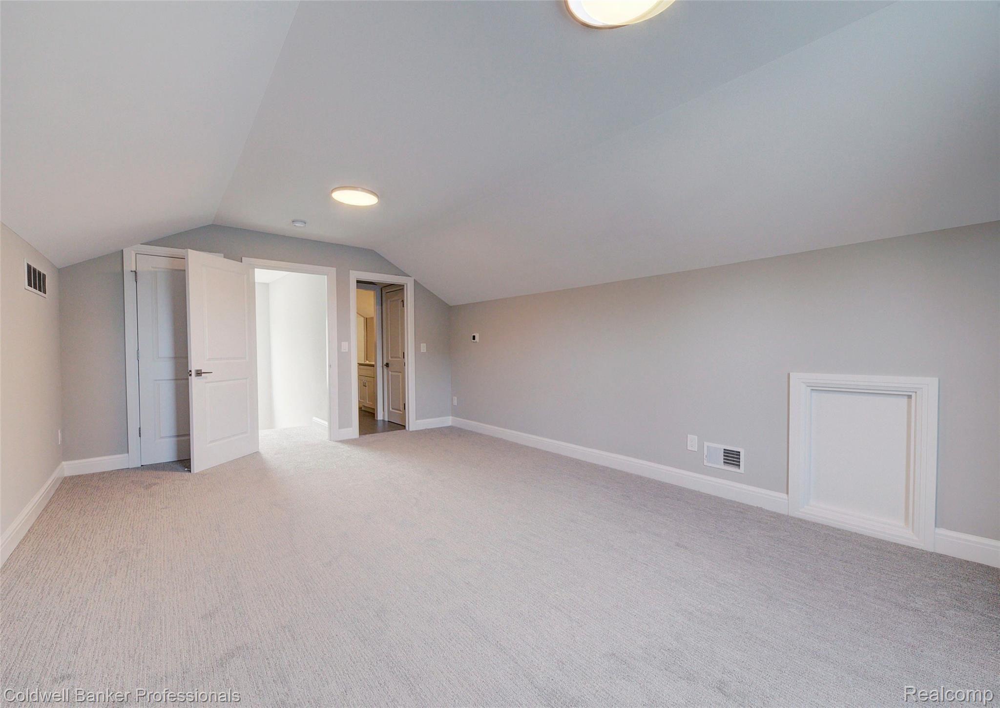 2413 Manchester Road Birmingham, MI 48009 - Photo 71 of 84 4H8A7400_1_2.jpg
