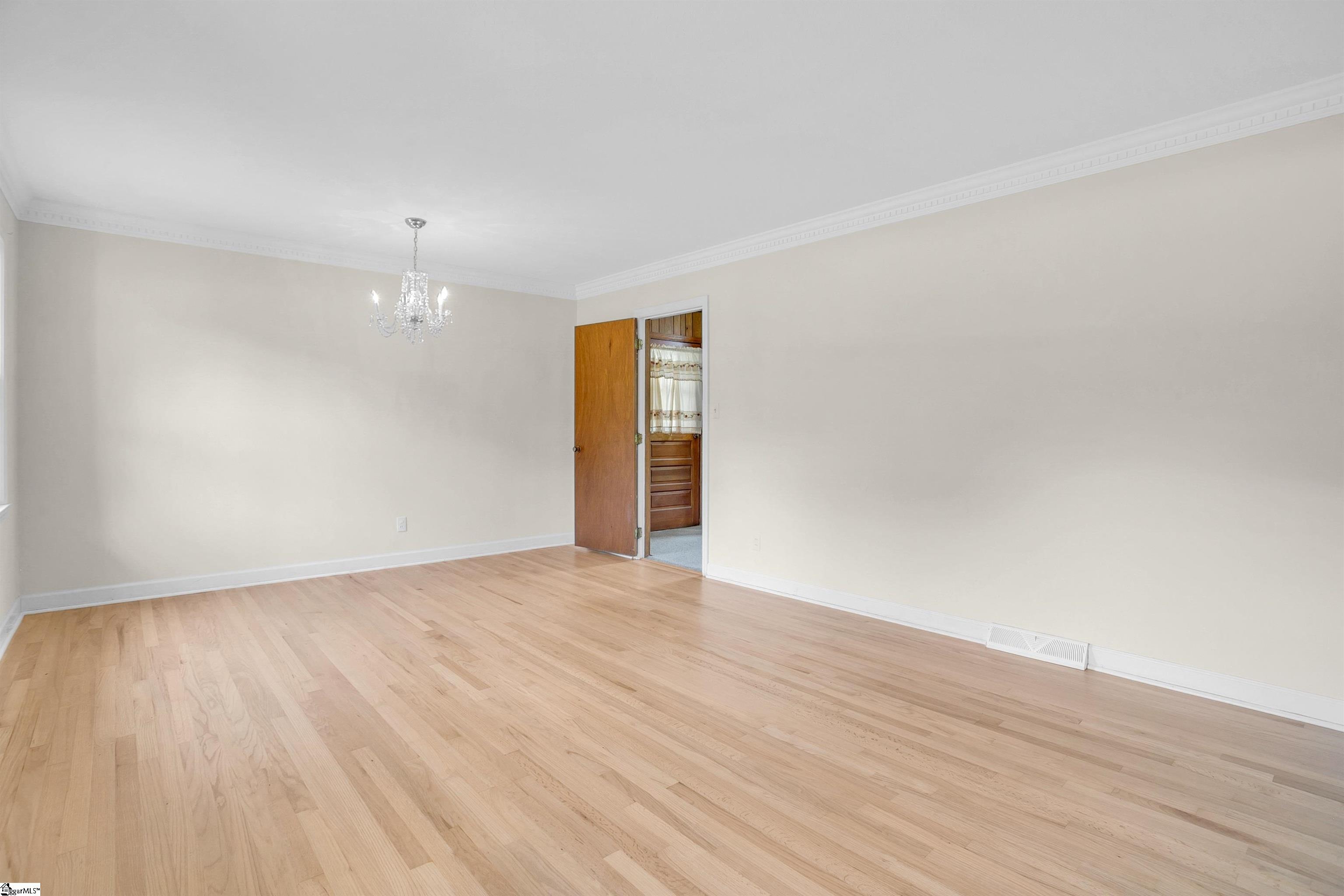 1 Vine Hill Road Greenville, SC 29607 - Photo 8 of 45 Gallery Image 8