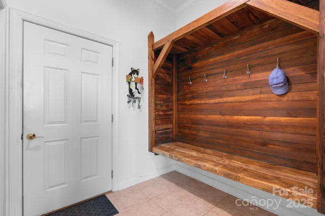 a view of walk in closet