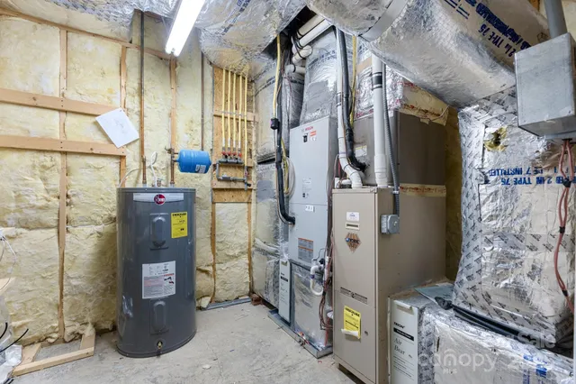 a view of a room with a entertaining space