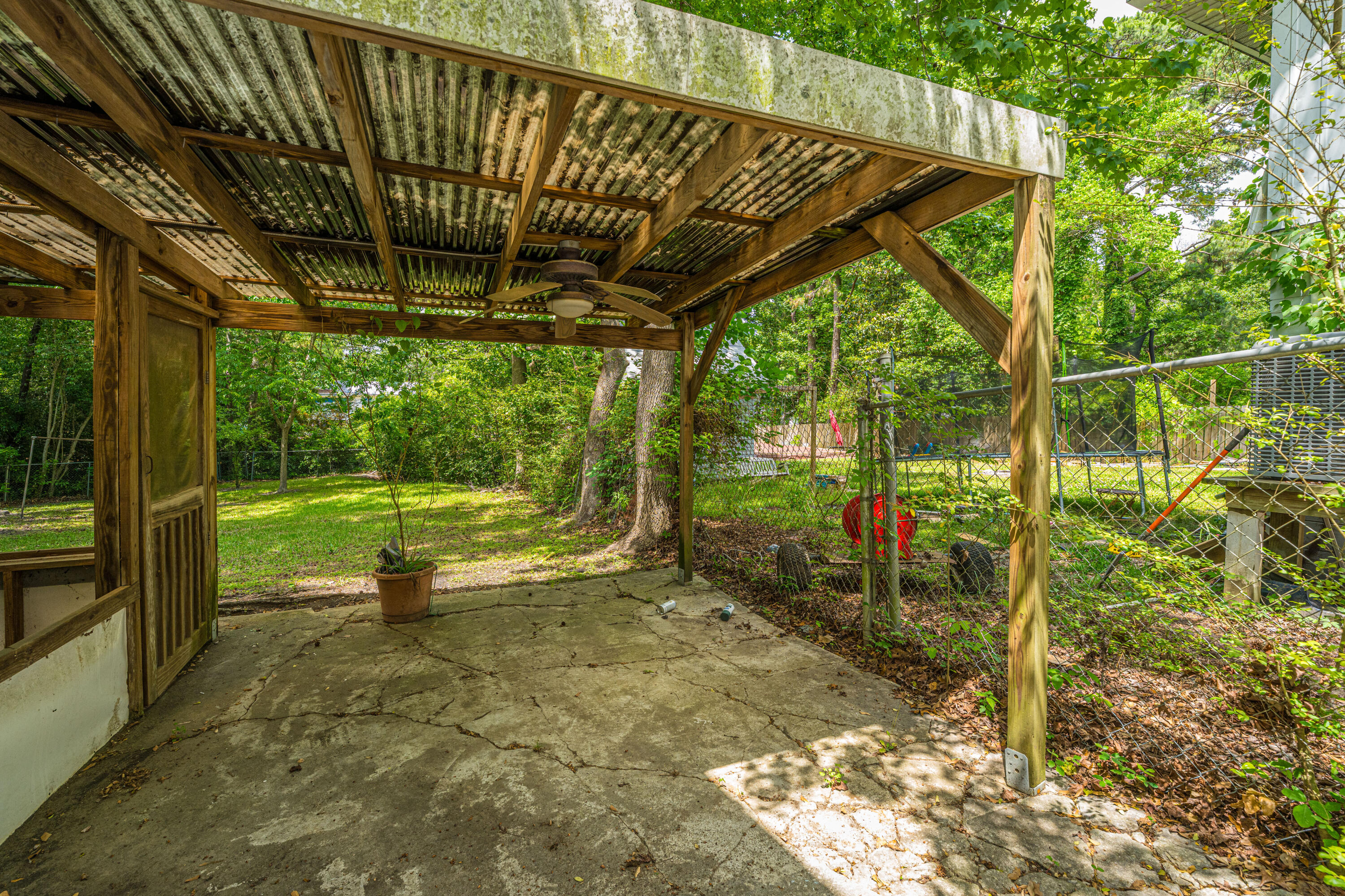 1150 Berkeley Street Hanahan, SC 29410 - Photo 34 of 37