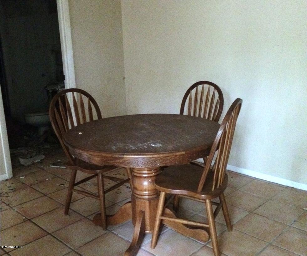 3511 Ne Vista Palm Bay, FL 32905 - Photo 4 of 4 DINING AREA
