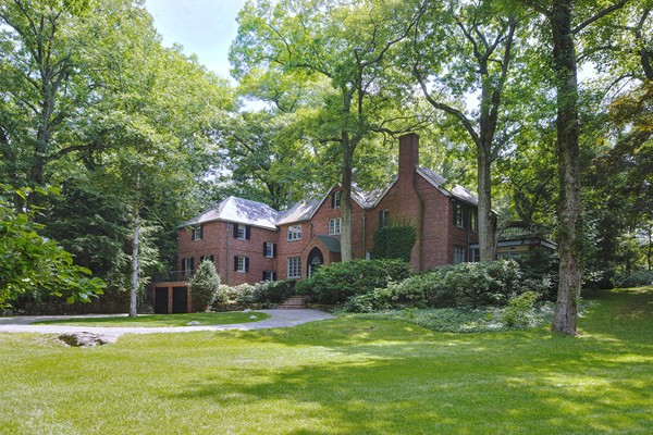 100 Old England Road Newton, MA 02467 - Photo 2 of 11