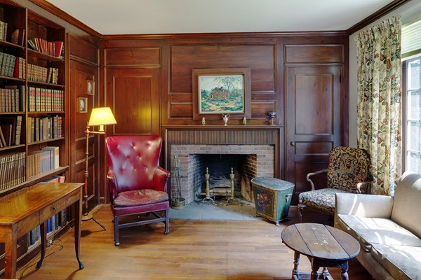 100 Old England Road Newton, MA 02467 - Photo 7 of 11