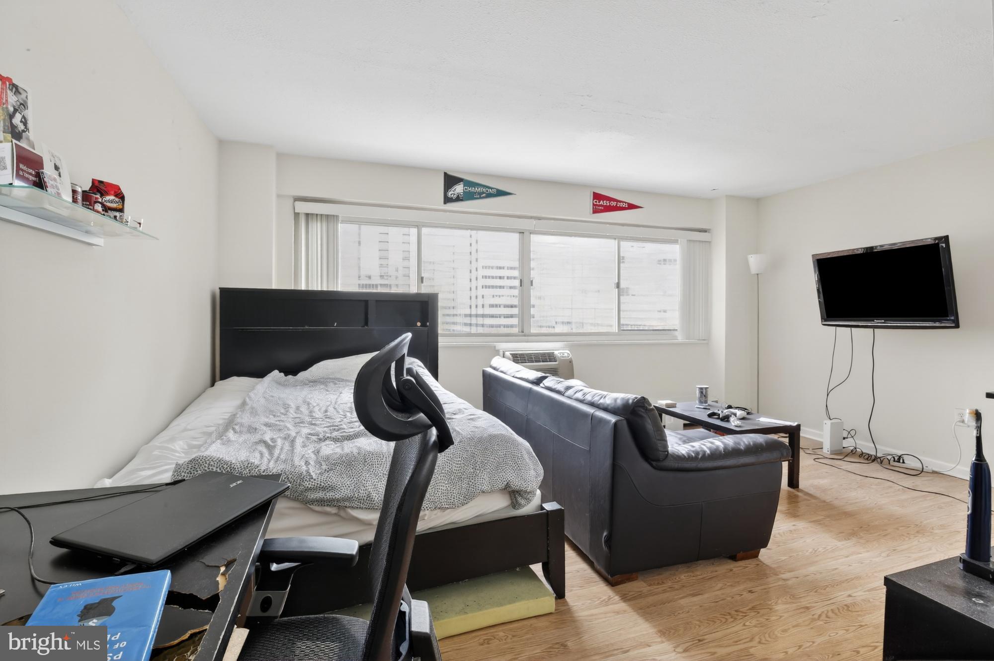 2101 Chestnut Street, Unit 923 Philadelphia, PA 19103 - Photo 2 of 26