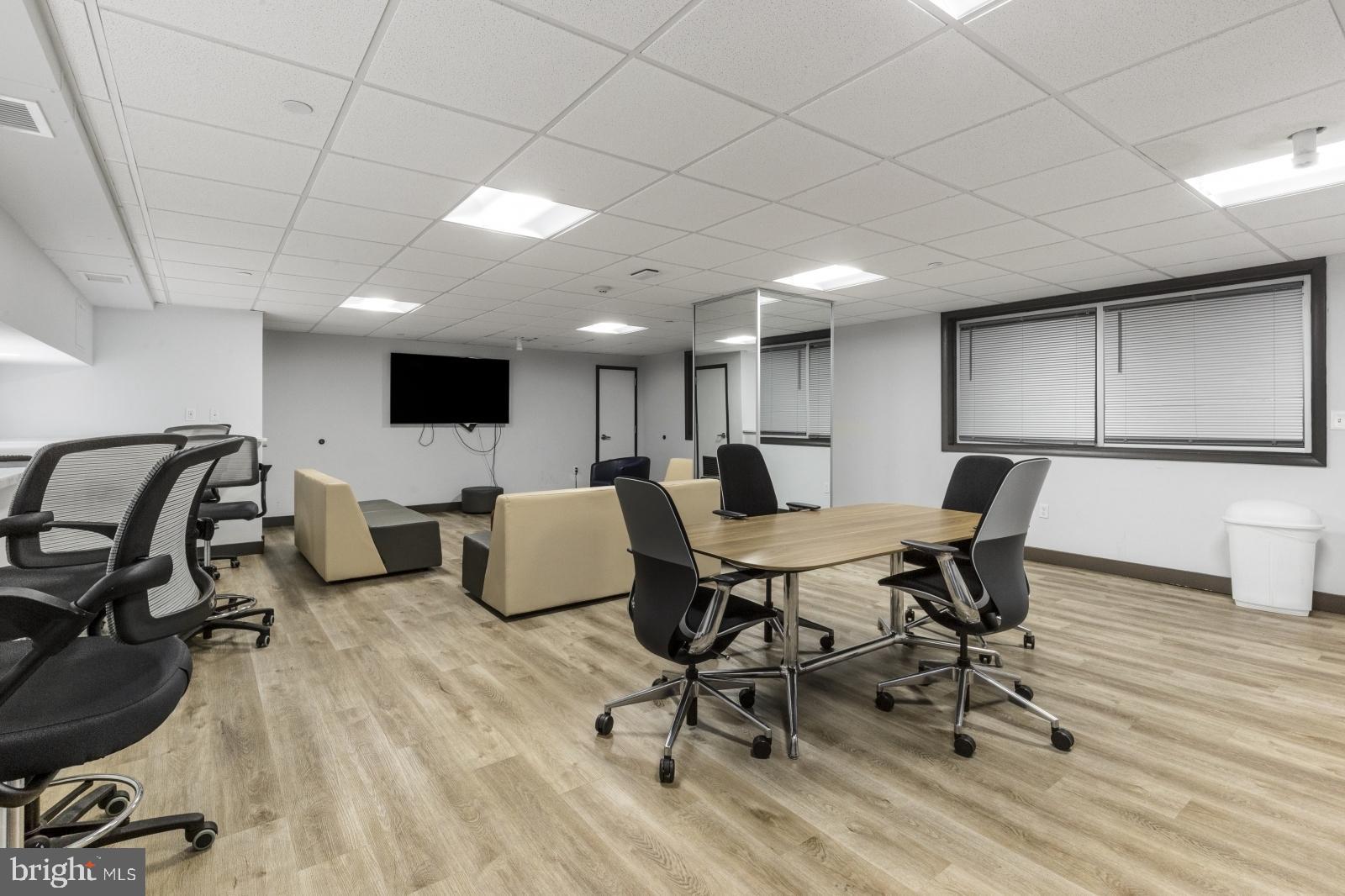 2101 Chestnut Street, Unit 923 Philadelphia, PA 19103 - Photo 24 of 26