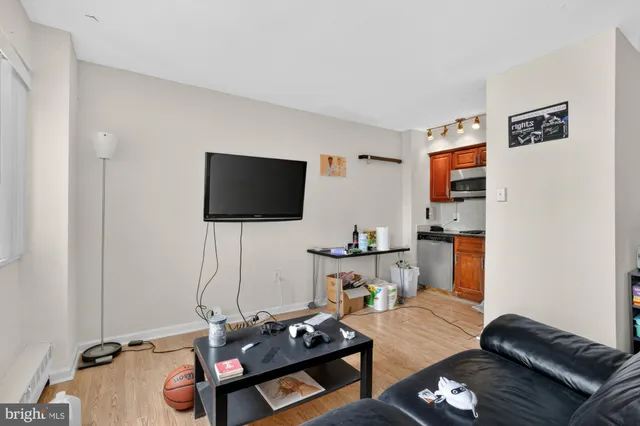 $1,450 | 2101 Chestnut Street, Unit 923, Philadelphia, PA 19103