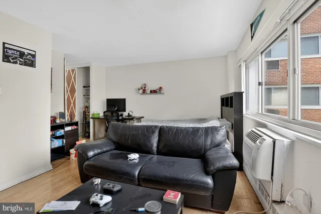 $1,450 | 2101 Chestnut Street, Unit 923, Philadelphia, PA 19103