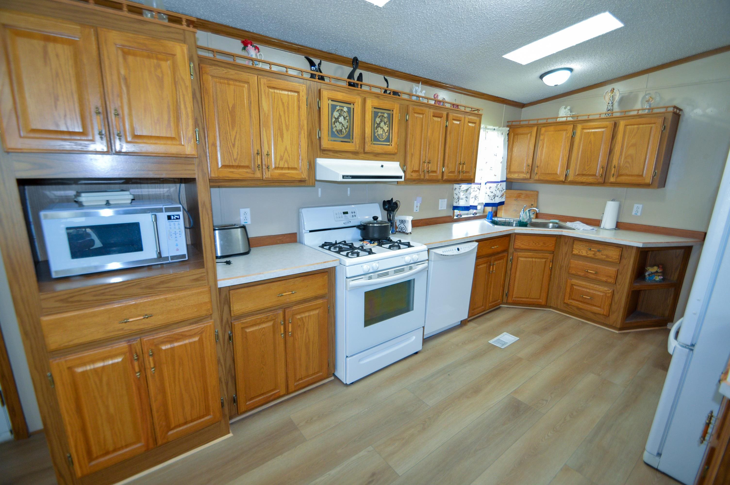 107 Park Boscobel, WI 53805 - Photo 9 of 31