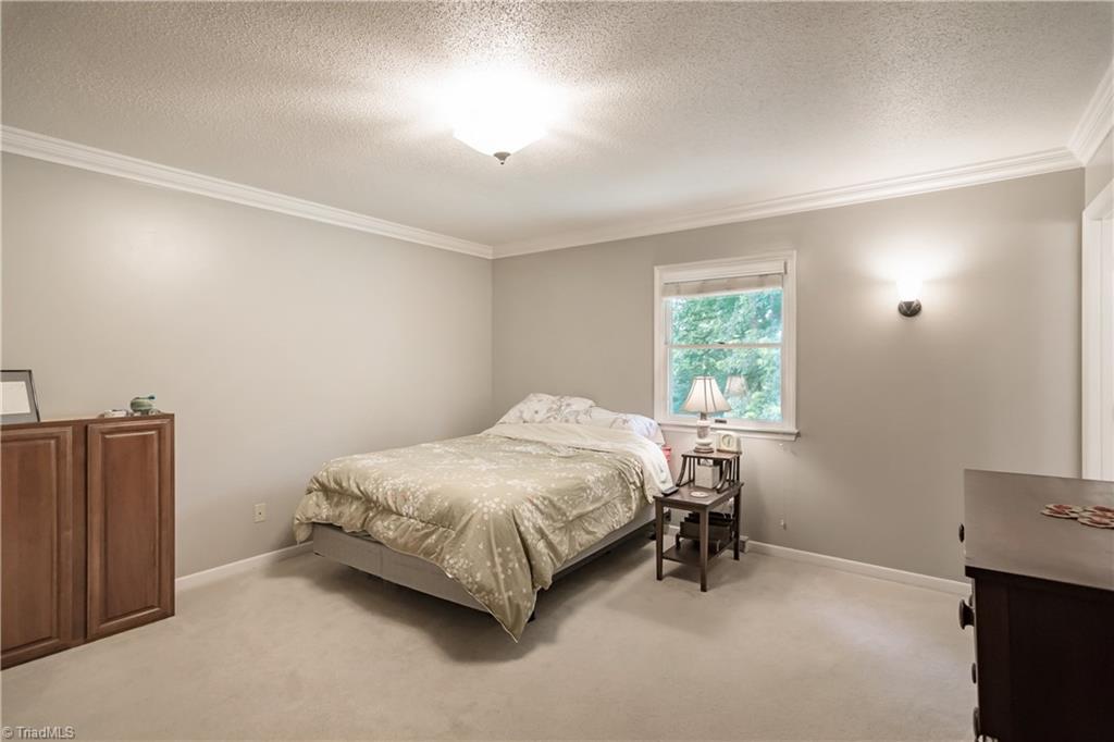 1811 Rivertrace Point High Point, NC 27265 - Photo 11 of 24 Gallery Image 11