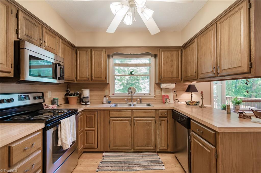 1811 Rivertrace Point High Point, NC 27265 - Photo 14 of 24 Gallery Image 14