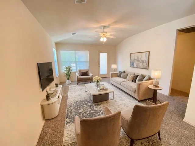 $1,650 | 486 Sampson, Kyle, TX 78640